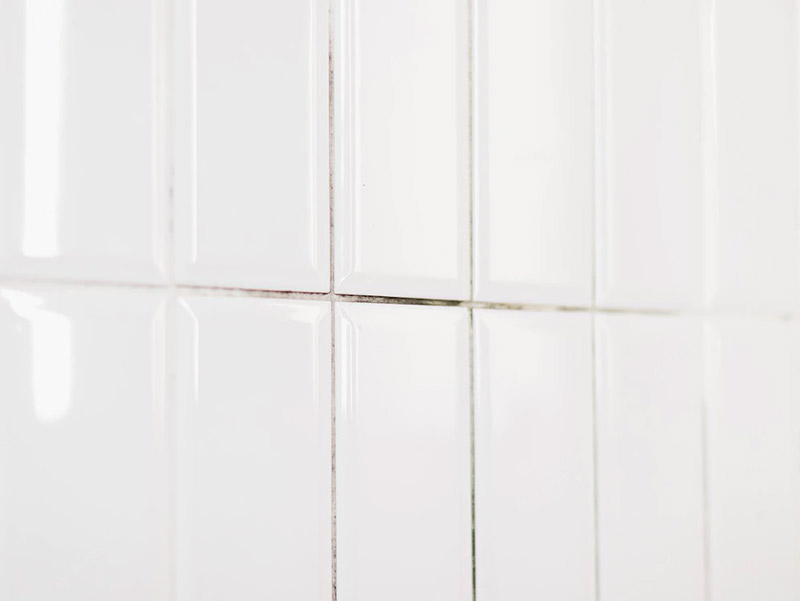 Грязные швы плитки