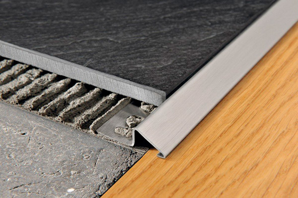 Применение выравнивающего порожка