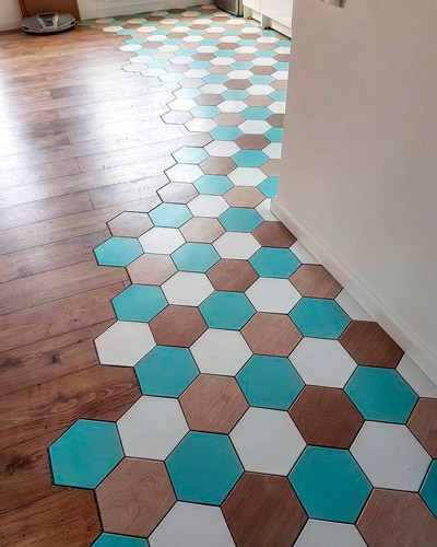 Стыковка ламината и плитки по ломаной линии